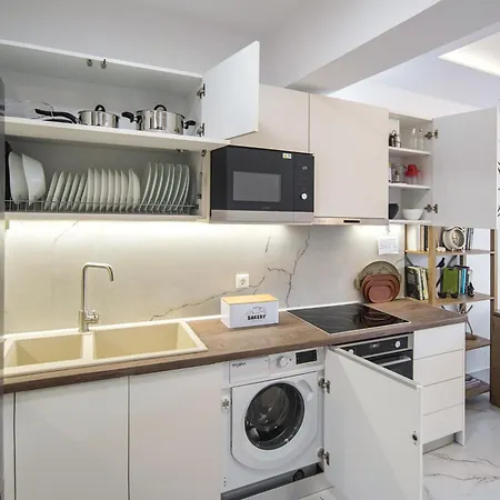 360 Blue Horizon Elegant Luxury Escape Apartment
